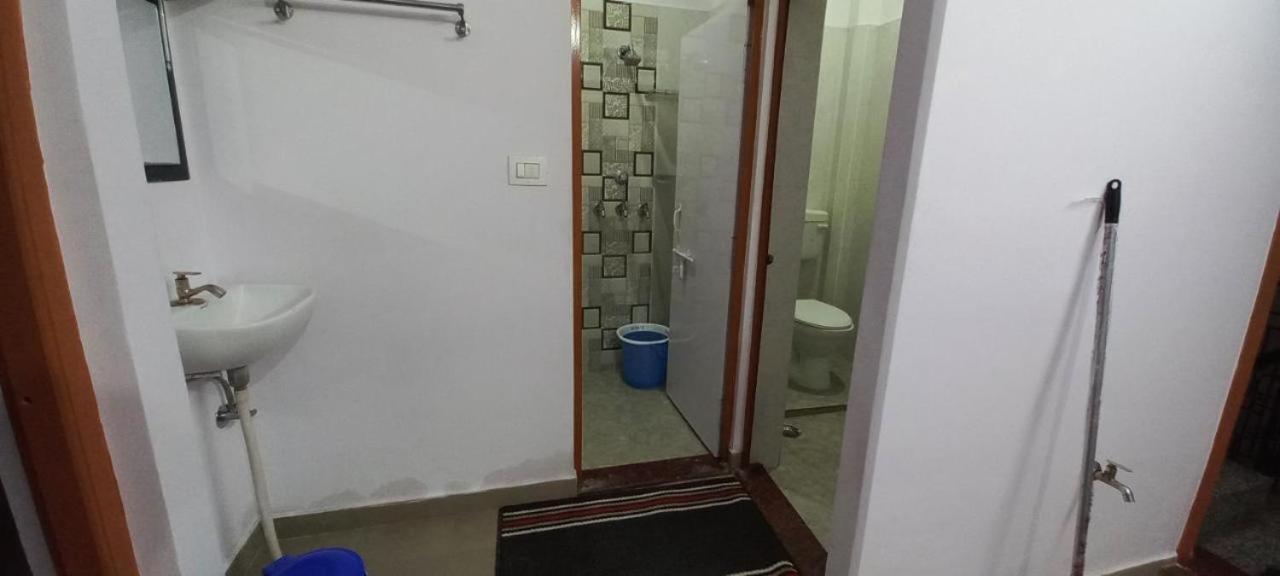 Grg Guest House Near Rani Ghat Varanasi Exterior photo